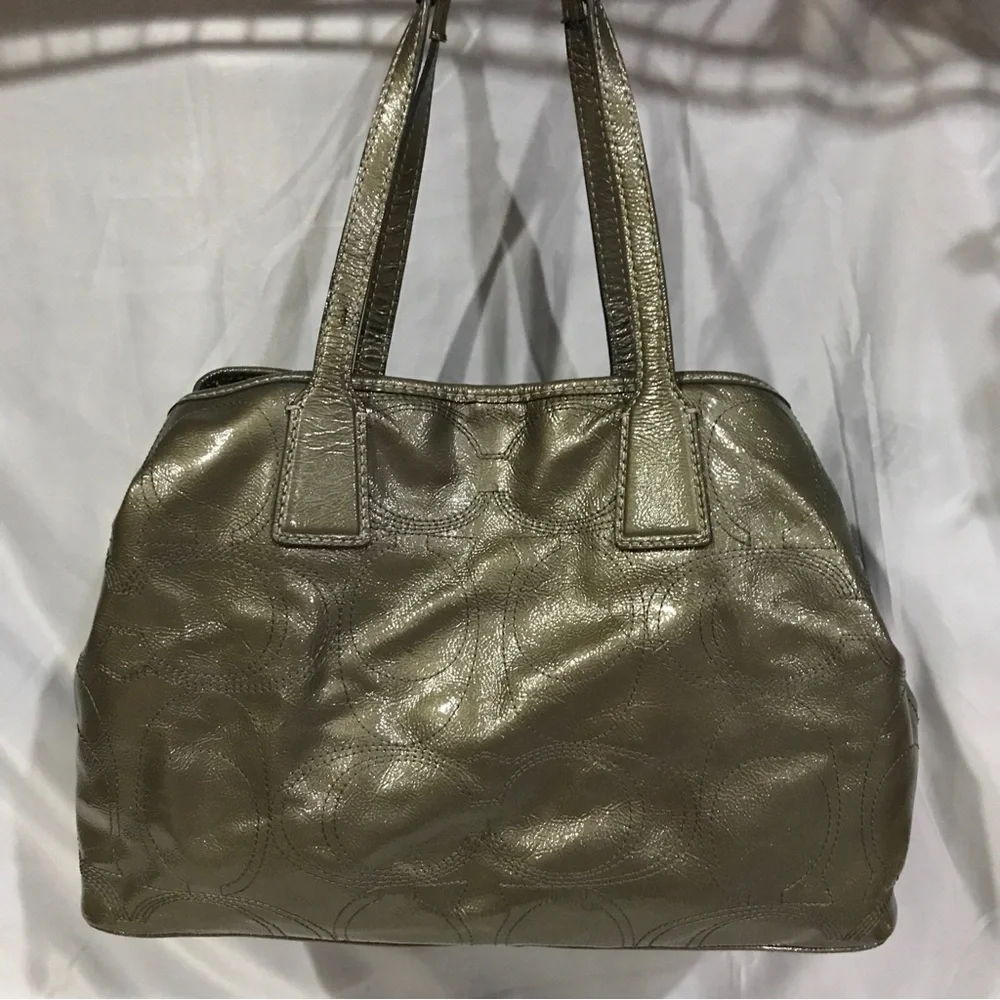 Coach Gray Patent Leather Kisslock Satchel Bag F15658